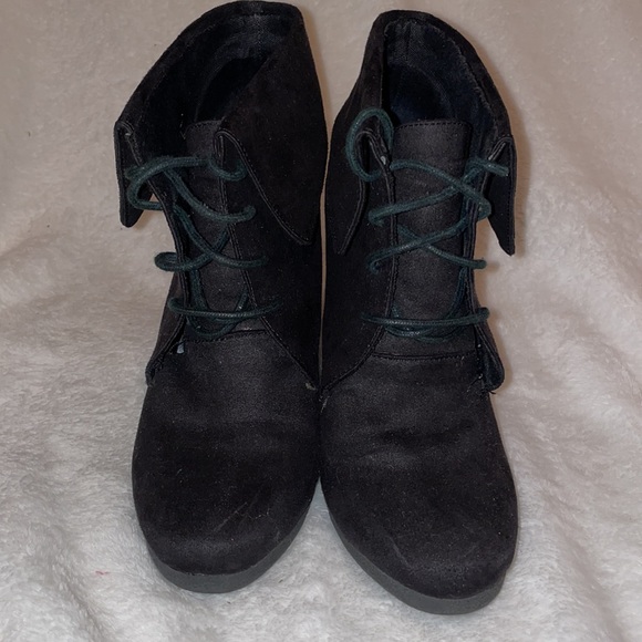 Black suedish wedge bootie - Picture 2 of 4